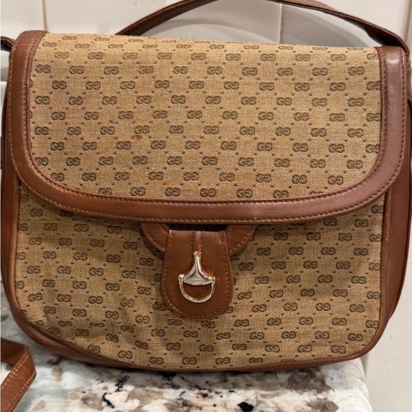 Gucci Tan Monogram Shoulder Bag - Picture 4 of 13